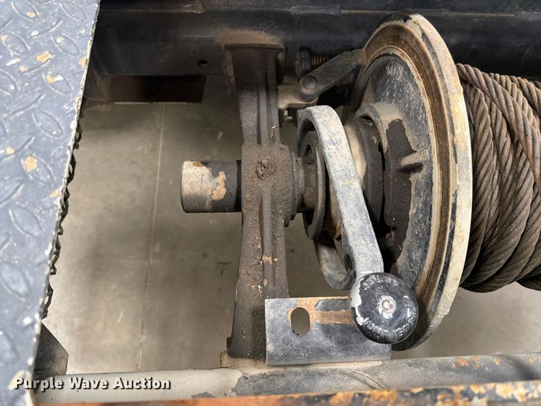 image for item FK0141 2005 International 7400 bucket truck