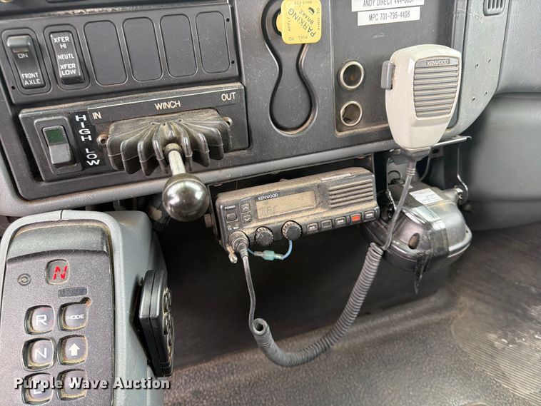image for item FK0141 2005 International 7400 bucket truck