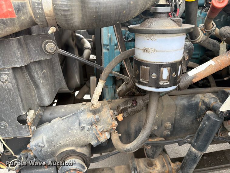 image for item FK0141 2005 International 7400 bucket truck