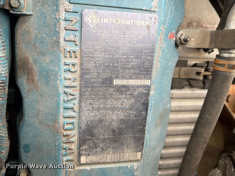image for item FK0141 2005 International 7400 bucket truck