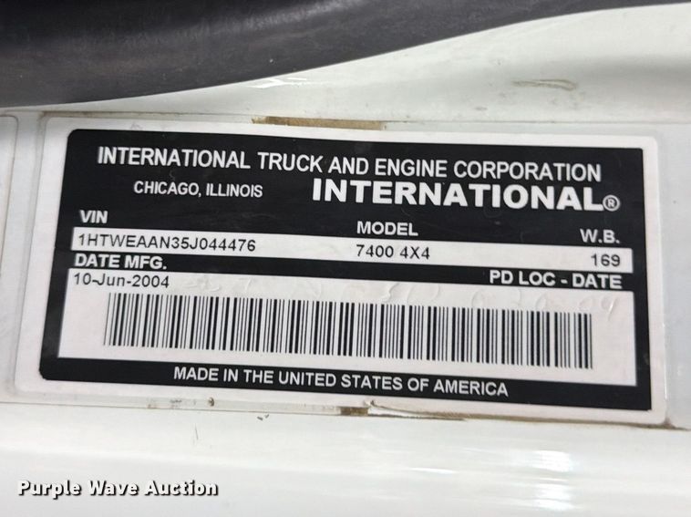 image for item FK0141 2005 International 7400 bucket truck