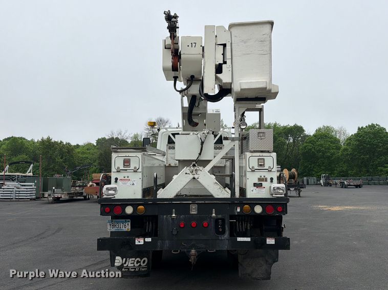 image for item FK0171 2013 International  7400 bucket truck
