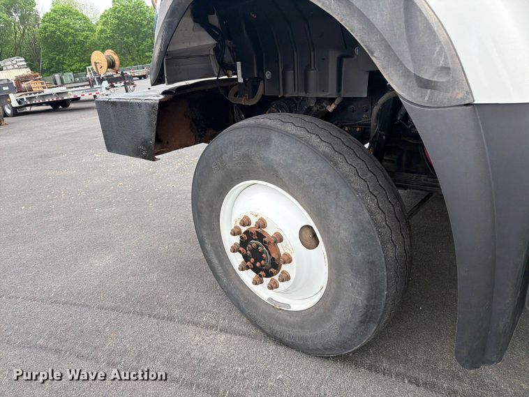 image for item FK0171 2013 International  7400 bucket truck