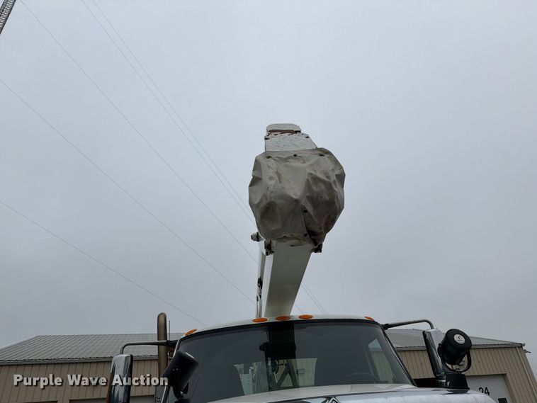 image for item FK0171 2013 International  7400 bucket truck