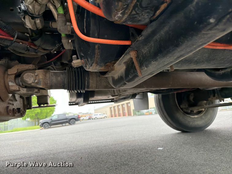 image for item FK0171 2013 International  7400 bucket truck