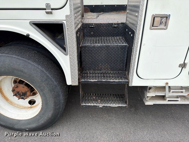 image for item FK0171 2013 International  7400 bucket truck