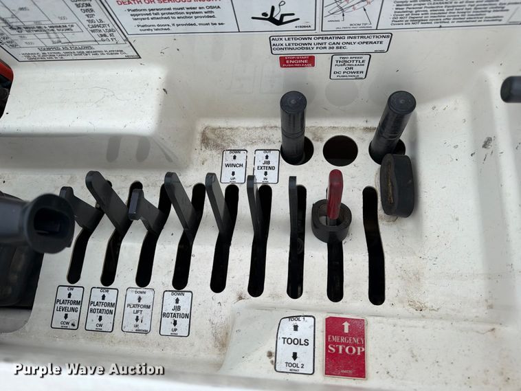 image for item FK0171 2013 International  7400 bucket truck