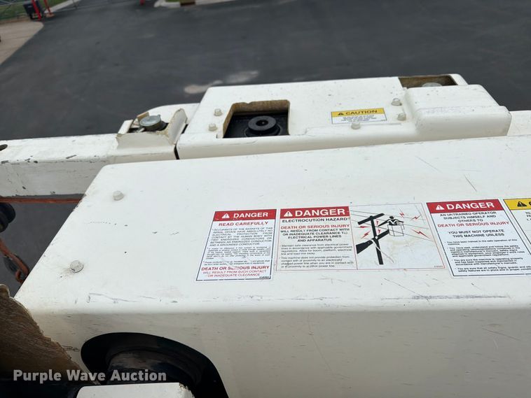 image for item FK0171 2013 International  7400 bucket truck