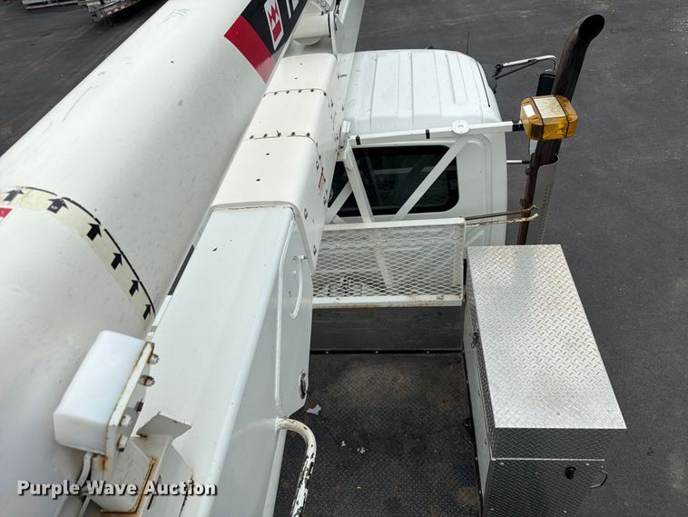 image for item FK0171 2013 International  7400 bucket truck