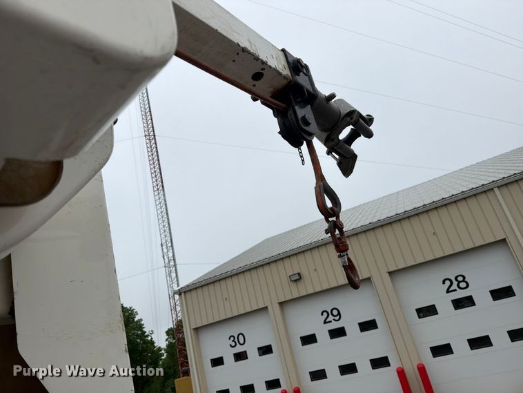 image for item FK0171 2013 International  7400 bucket truck