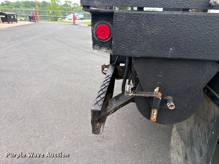 image for item FK0171 2013 International  7400 bucket truck