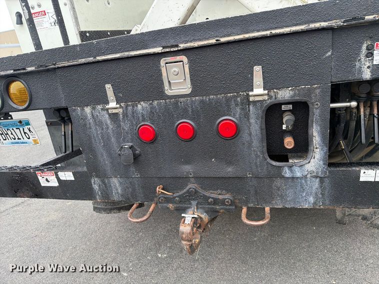 image for item FK0171 2013 International  7400 bucket truck
