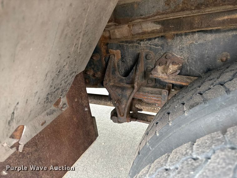 image for item FK0171 2013 International  7400 bucket truck