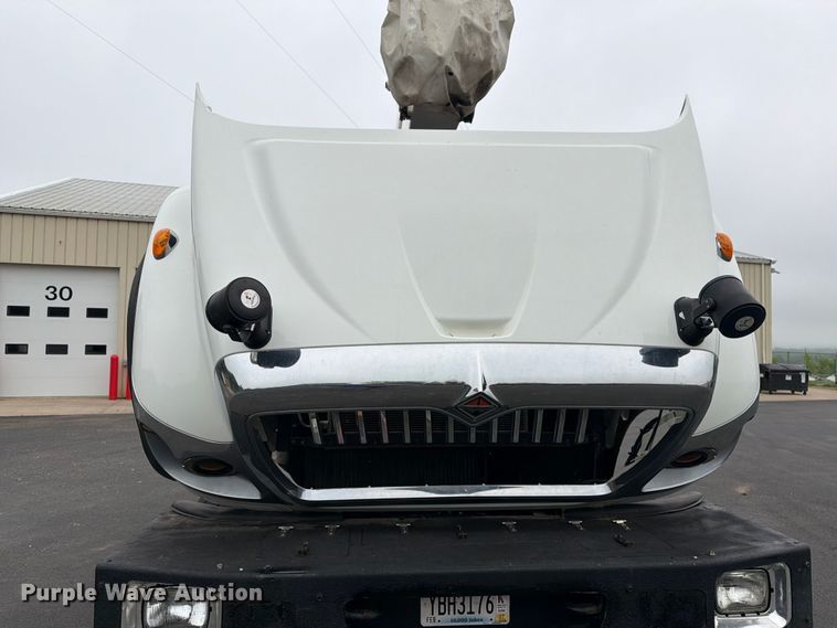 image for item FK0171 2013 International  7400 bucket truck