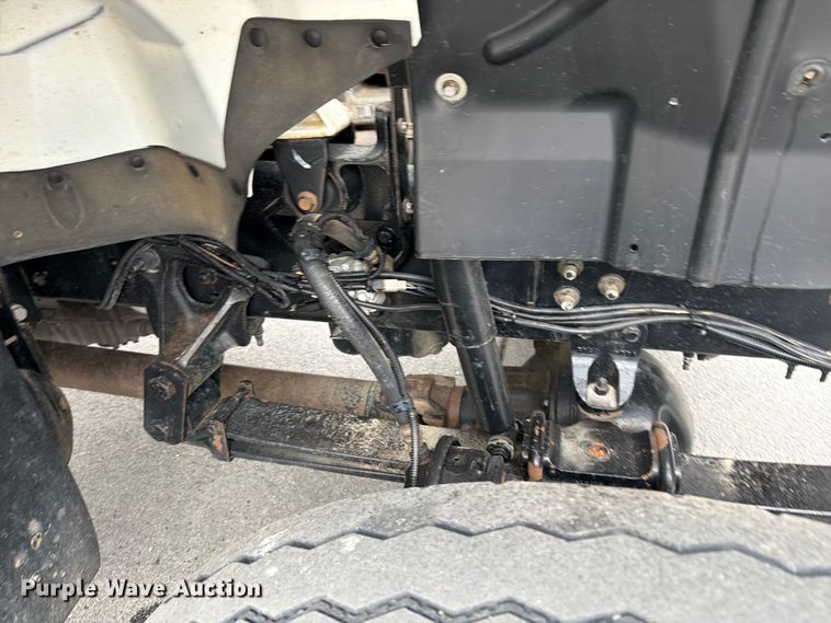 image for item FK0171 2013 International  7400 bucket truck