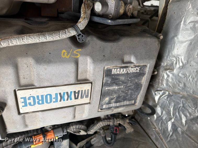 image for item FK0171 2013 International  7400 bucket truck