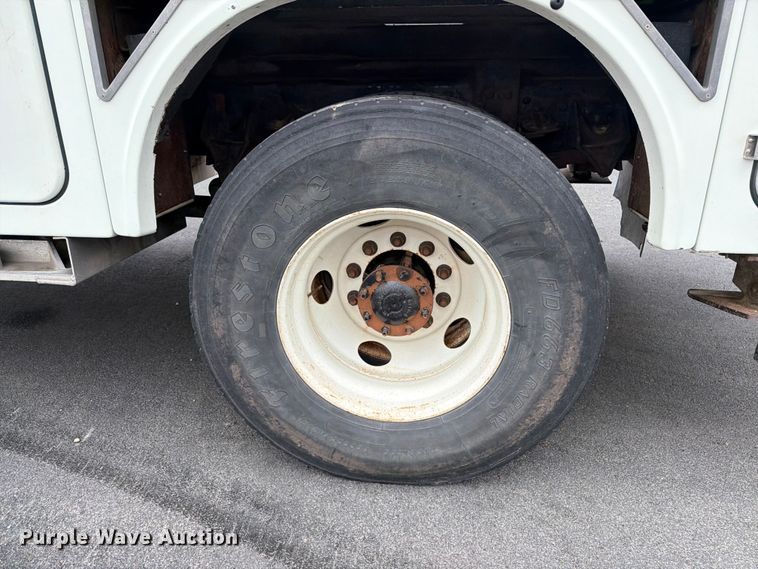 image for item FK0171 2013 International  7400 bucket truck