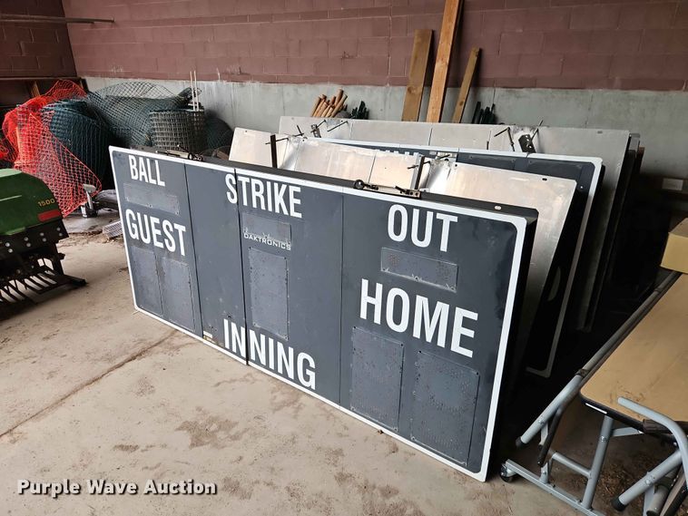 image for item FN5688 (8) baseball / softball score boards