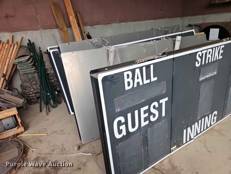 image for item FN5688 (8) baseball / softball score boards