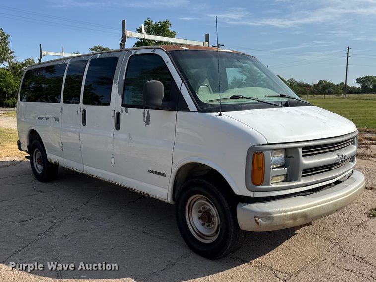 image for item NA9300 2001 Chevrolet Express 3500 van