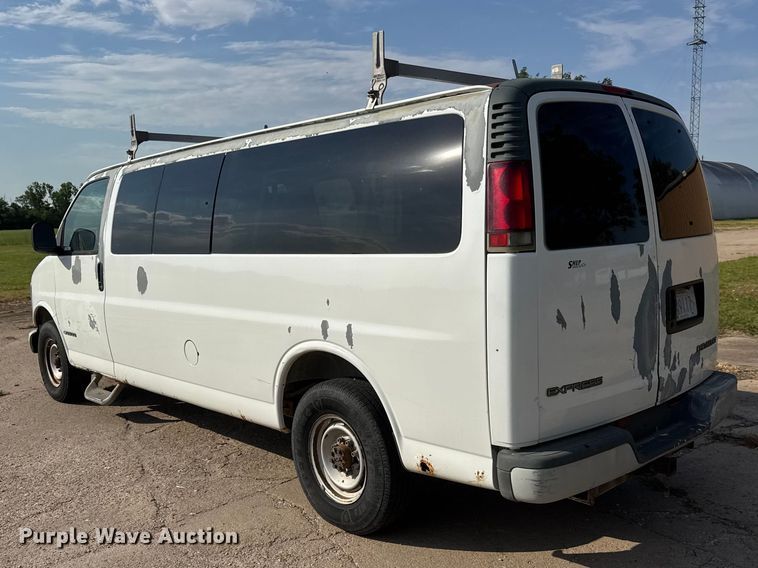 image for item NA9300 2001 Chevrolet Express 3500 van