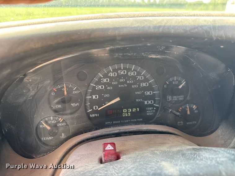 image for item NA9300 2001 Chevrolet Express 3500 van