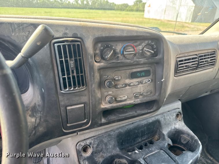 image for item NA9300 2001 Chevrolet Express 3500 van
