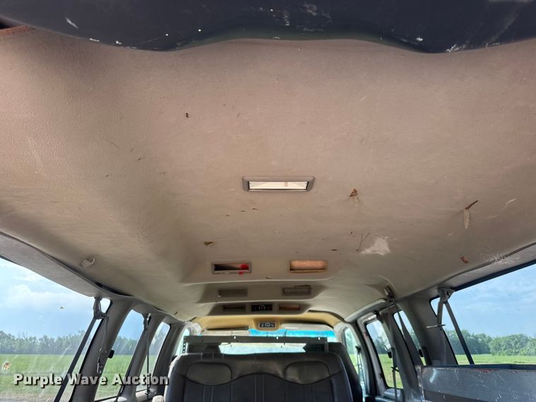 image for item NA9300 2001 Chevrolet Express 3500 van