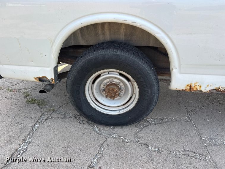 image for item NA9300 2001 Chevrolet Express 3500 van