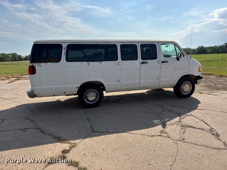 image for item NA9301 1997 Dodge Ram Wagon B3500 van
