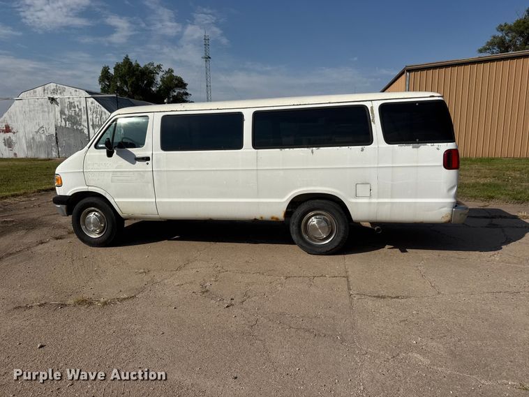 image for item NA9301 1997 Dodge Ram Wagon B3500 van