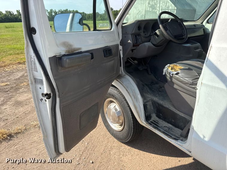 image for item NA9301 1997 Dodge Ram Wagon B3500 van