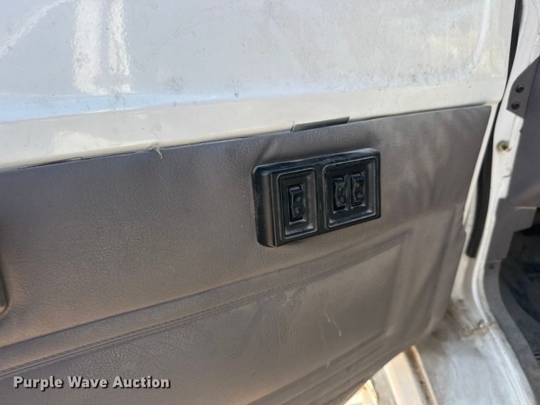 image for item NA9301 1997 Dodge Ram Wagon B3500 van