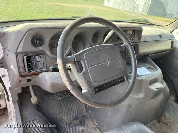image for item NA9301 1997 Dodge Ram Wagon B3500 van