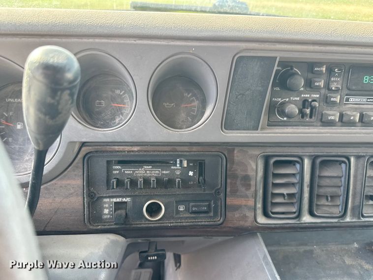 image for item NA9301 1997 Dodge Ram Wagon B3500 van