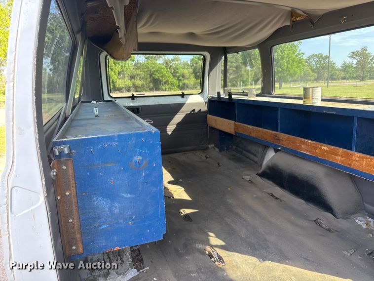 image for item NA9301 1997 Dodge Ram Wagon B3500 van