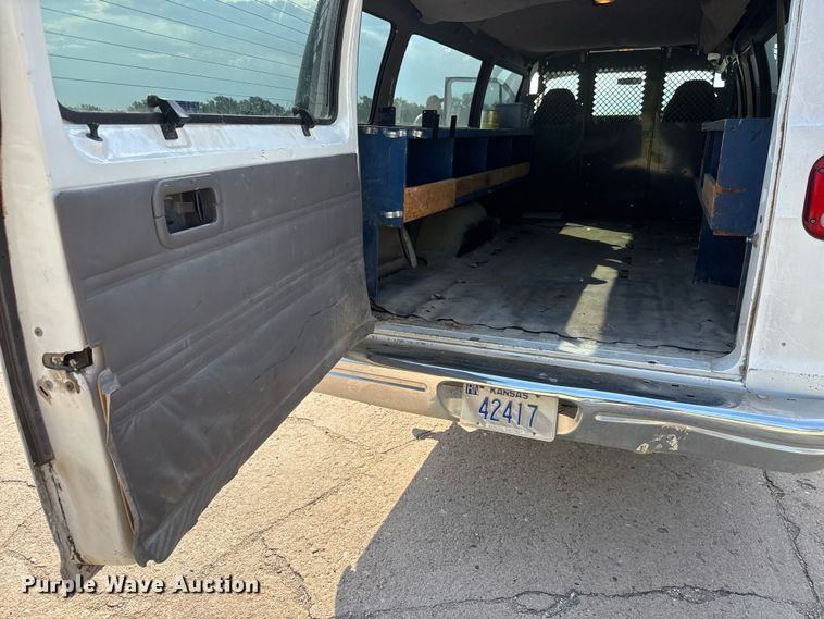 image for item NA9301 1997 Dodge Ram Wagon B3500 van
