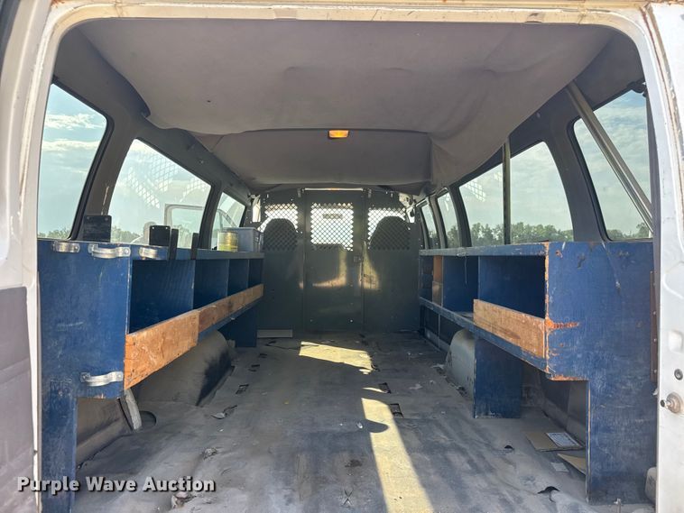 image for item NA9301 1997 Dodge Ram Wagon B3500 van