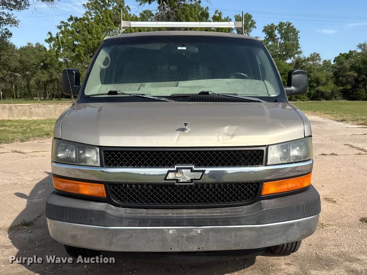 image for item NA9302 2006 Chevrolet Express 3500 van