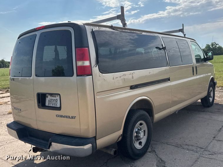 image for item NA9302 2006 Chevrolet Express 3500 van