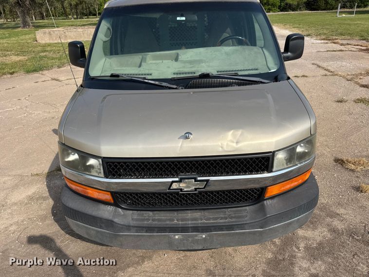 image for item NA9302 2006 Chevrolet Express 3500 van