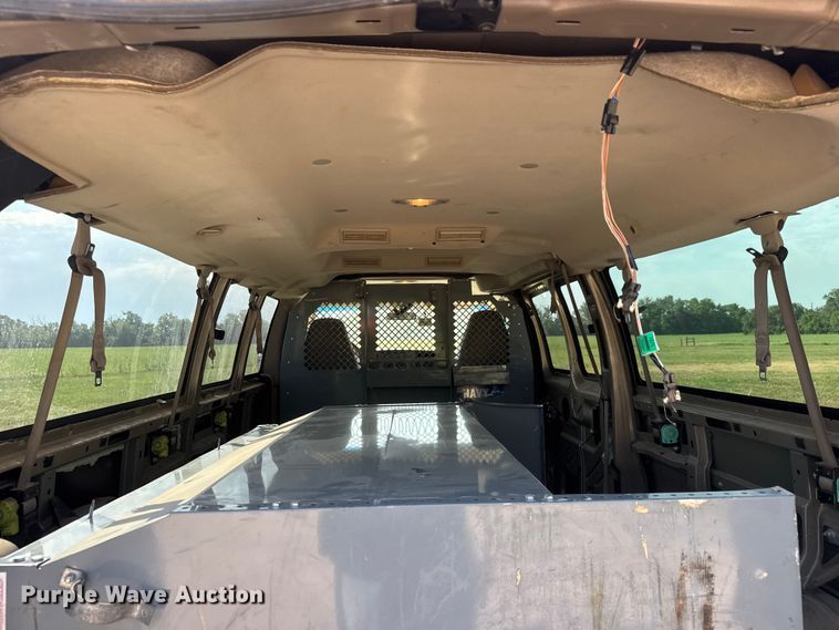 image for item NA9302 2006 Chevrolet Express 3500 van