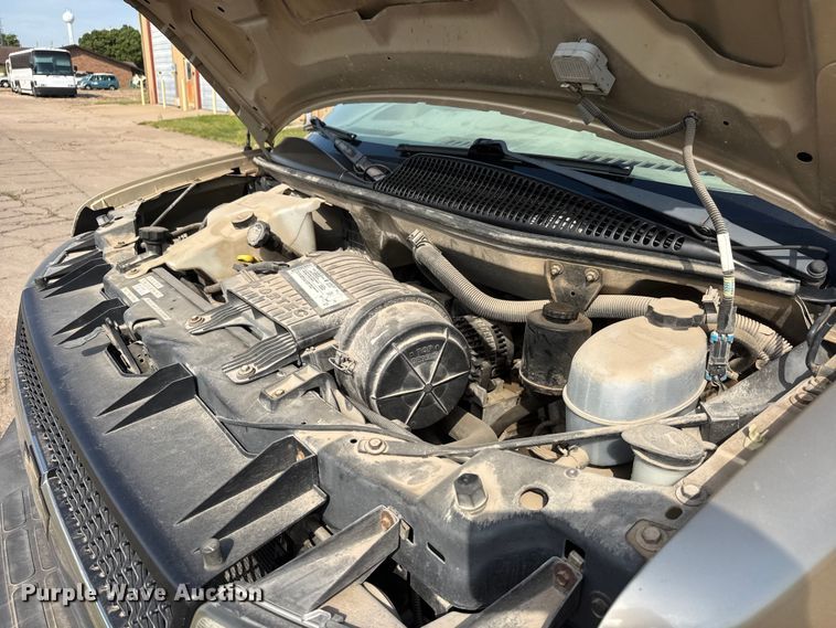image for item NA9302 2006 Chevrolet Express 3500 van