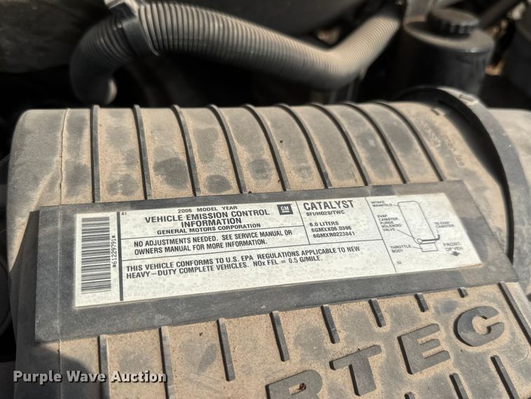 image for item NA9302 2006 Chevrolet Express 3500 van