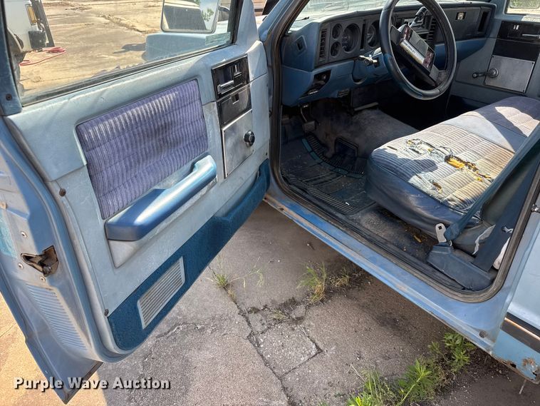 image for item NA9303 1982 Chevrolet S10 pickup truck