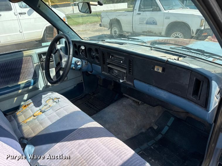 image for item NA9303 1982 Chevrolet S10 pickup truck