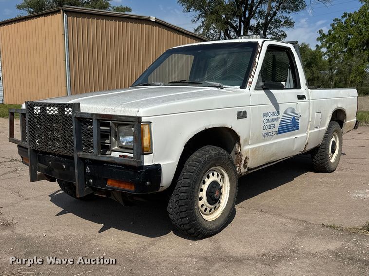 image for item NA9304 1989 Chevrolet S10 pickup truck