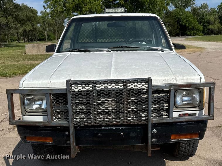 image for item NA9304 1989 Chevrolet S10 pickup truck