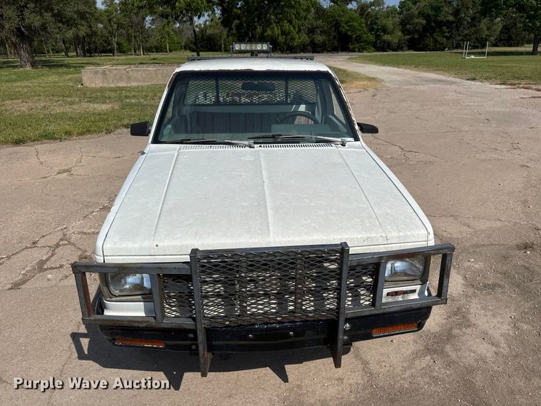 image for item NA9304 1989 Chevrolet S10 pickup truck