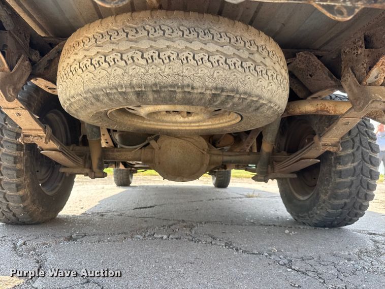image for item NA9304 1989 Chevrolet S10 pickup truck